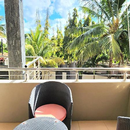 Number 7, 2Nd Floor, Pebble Bay Apartments With Garden View Grand Baie Exterior photo