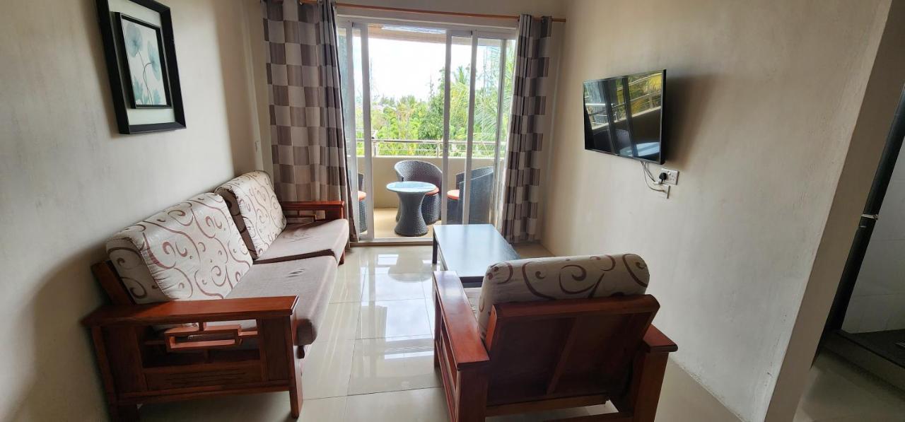 Number 7, 2Nd Floor, Pebble Bay Apartments With Garden View Grand Baie Exterior photo